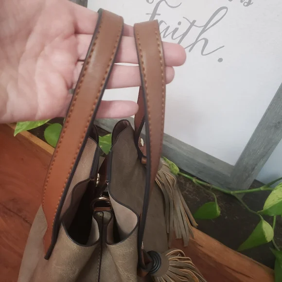 Satchel purse bag with double tassels NEW - Picture 8 of 12